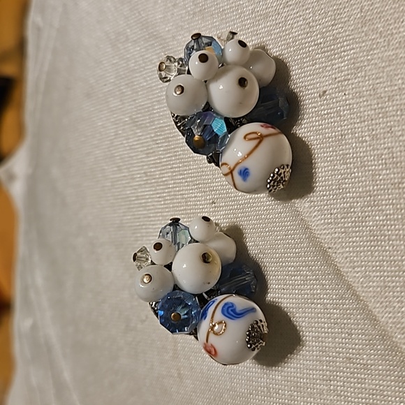 Coro Jewelry - Vintage Coro Art Glass Bead, Crystal, Milk Glass Cluster Clip Earrings